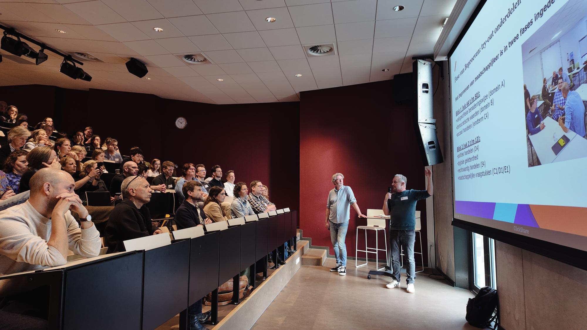 Geslaagd symposium vakvernieuwing maatschappijleer